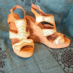 Adorable wedge sandals Lucky Brand
